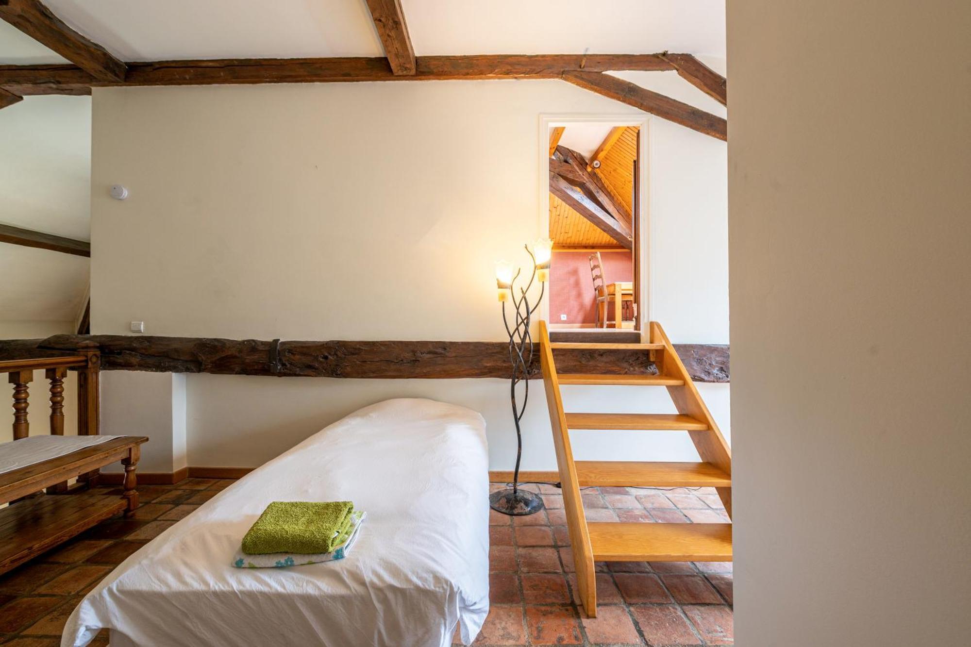 Chateau De Montpon - Grand Logement Lägenhet Saint-Sylvestre  Exteriör bild
